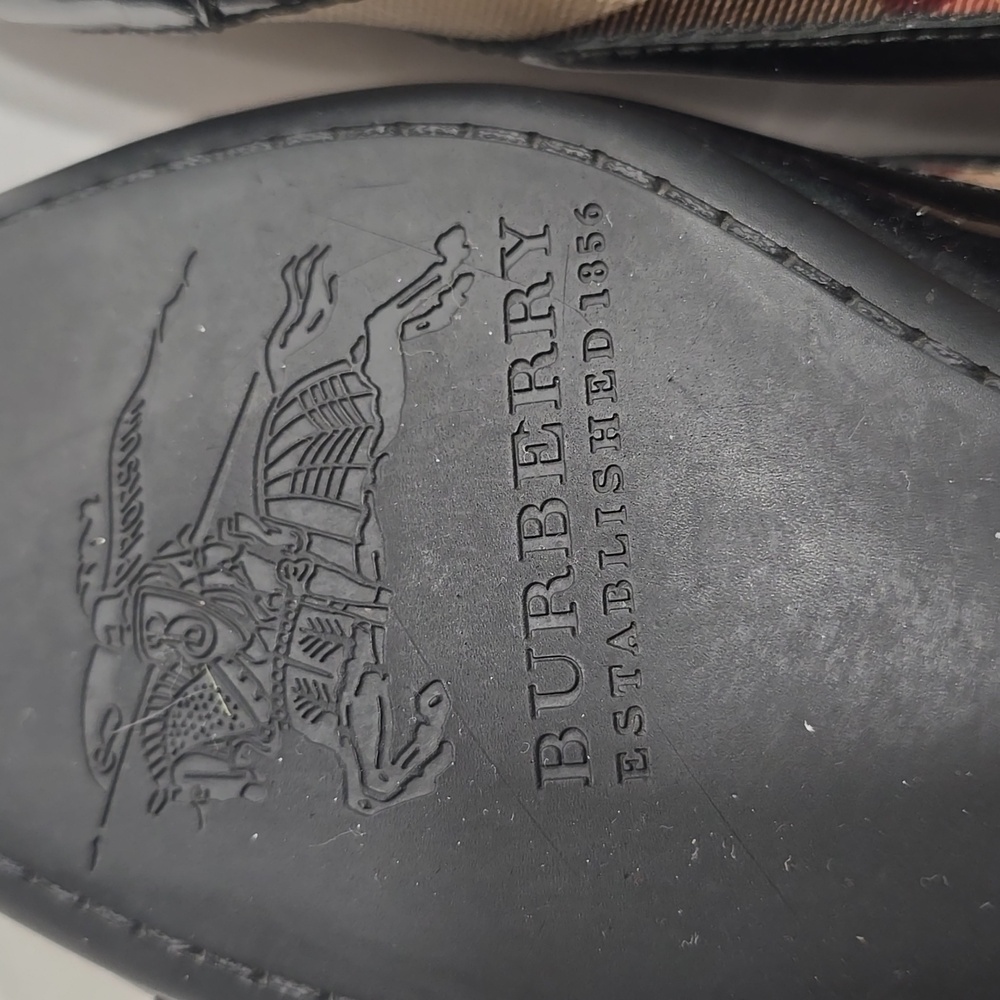 Burberry Signature Plaid Flats Size 40 - Picture 5 of 10